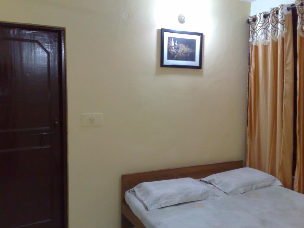 Grg Shanti Guest House Varanasi Near Manikarnika Ghat الغرفة الصورة